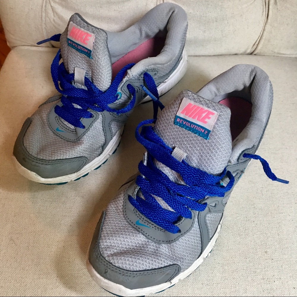 Nike Women’’s size 6.5 athletic  shoes.
